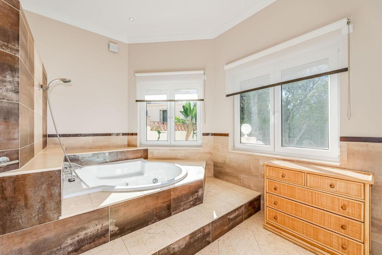 Villa Svim, Walking Distance To The Beach! Marbella Esterno foto